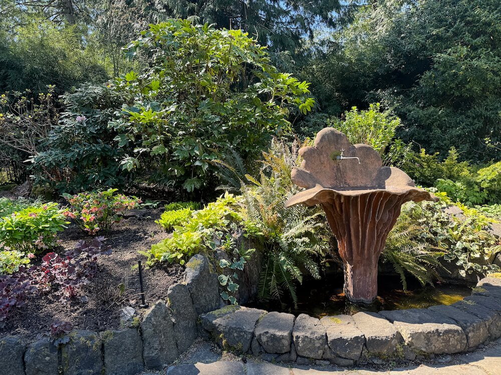 HERONSWOOD GARDEN
