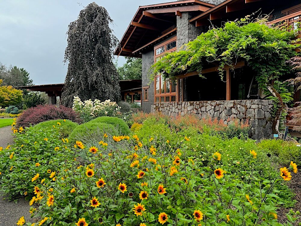 OREGON MONROVIA DISPLAY GARDEN