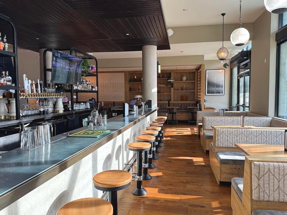 HOLMAN RIVERFRONT PARK HOTEL