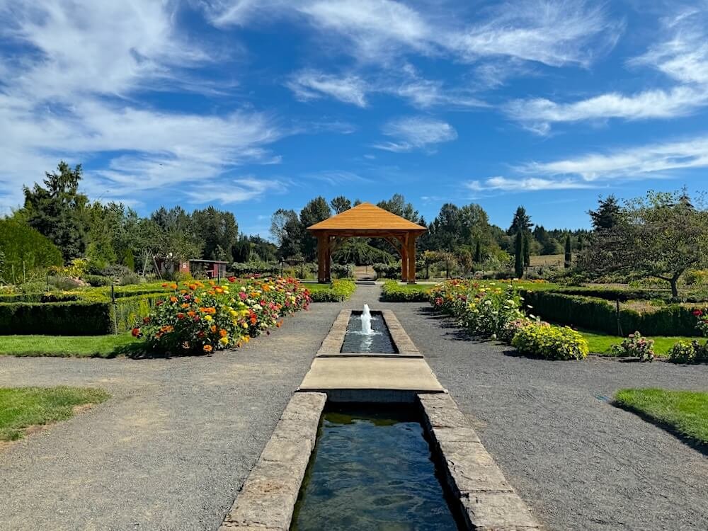 THE OREGON GARDEN